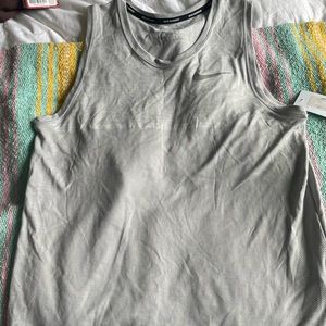 Nike pro x Barry’s medalist tank